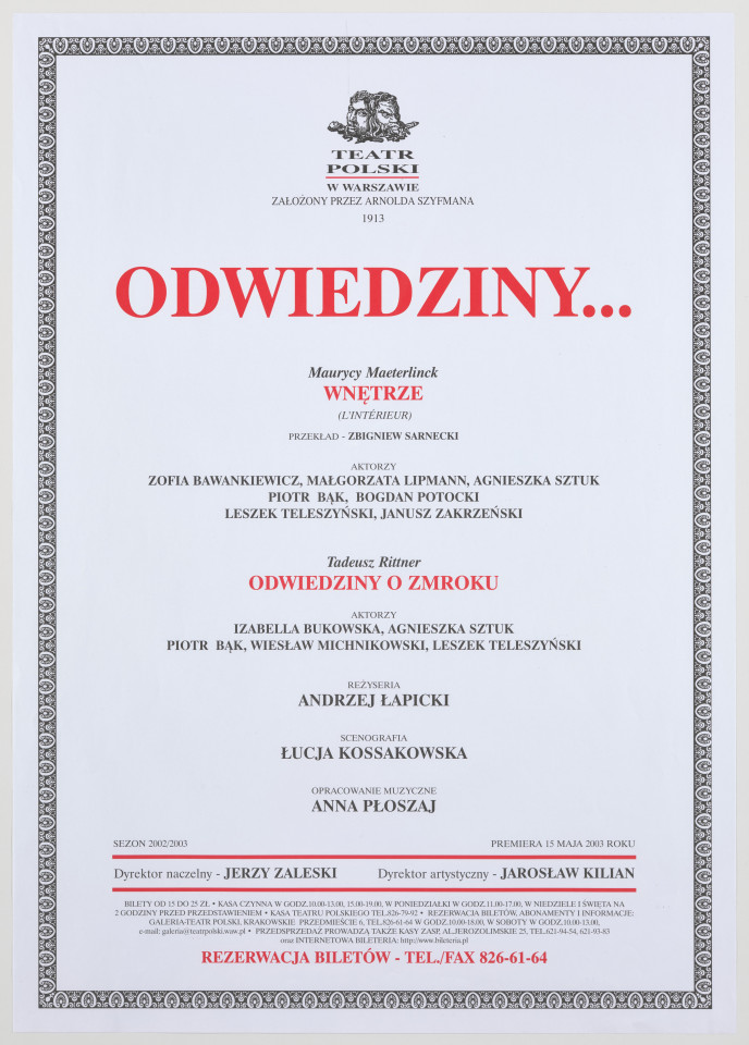 Zadrukowany tekstem plakat z czerwonym tytułem spektaklu i logotypem Teatru Polskiego w Warszawie.